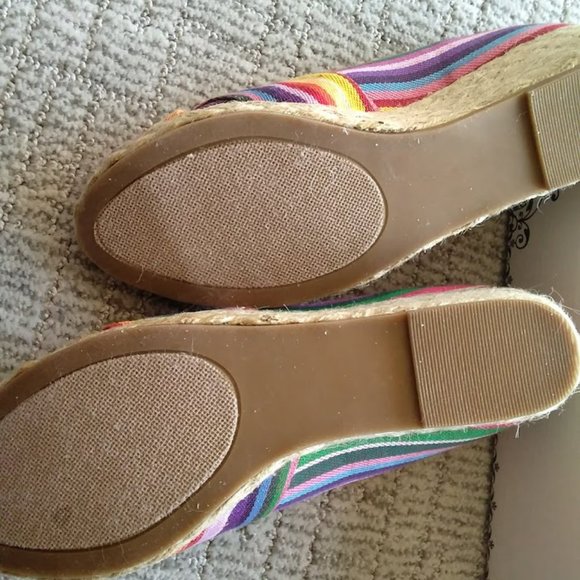 Rampage Adorer Rainbow Striped Peep Toe Heeled Wedges Size 8.5 NEW - Picture 5 of 9